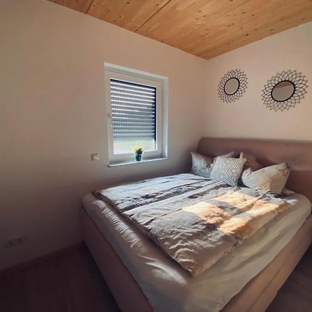 Zimmer M. Eigenem Bad Und Badewanne Direkt Am Wald Amöneburg Esterno foto