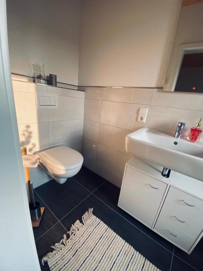 Zimmer M. Eigenem Bad Und Badewanne Direkt Am Wald Amöneburg Esterno foto