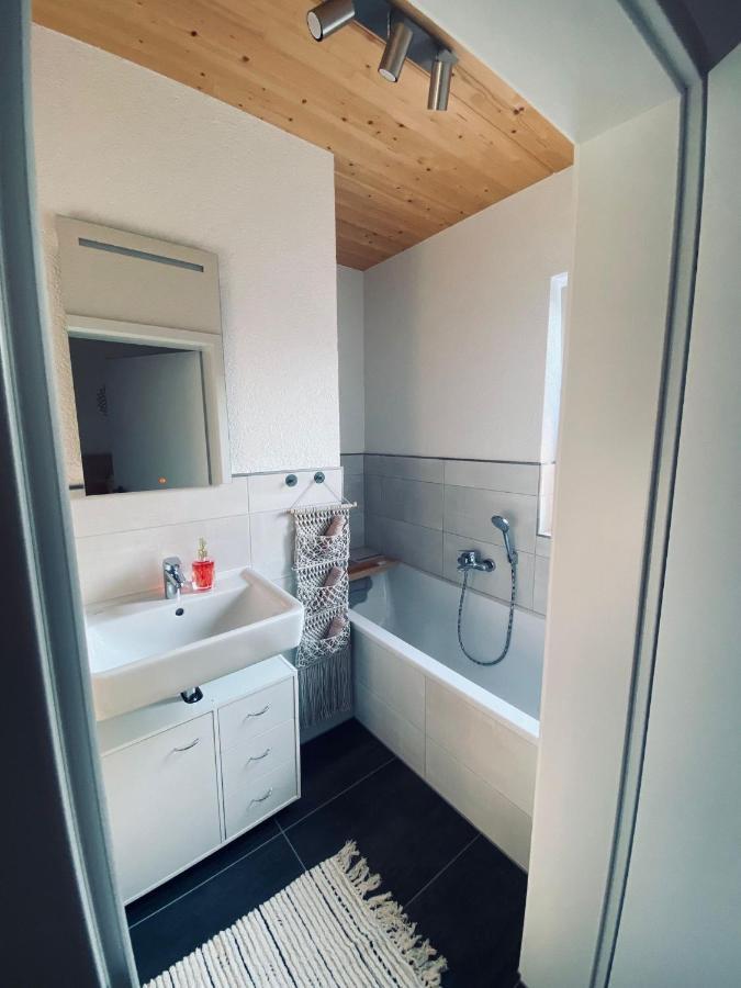 Zimmer M. Eigenem Bad Und Badewanne Direkt Am Wald Amöneburg Esterno foto